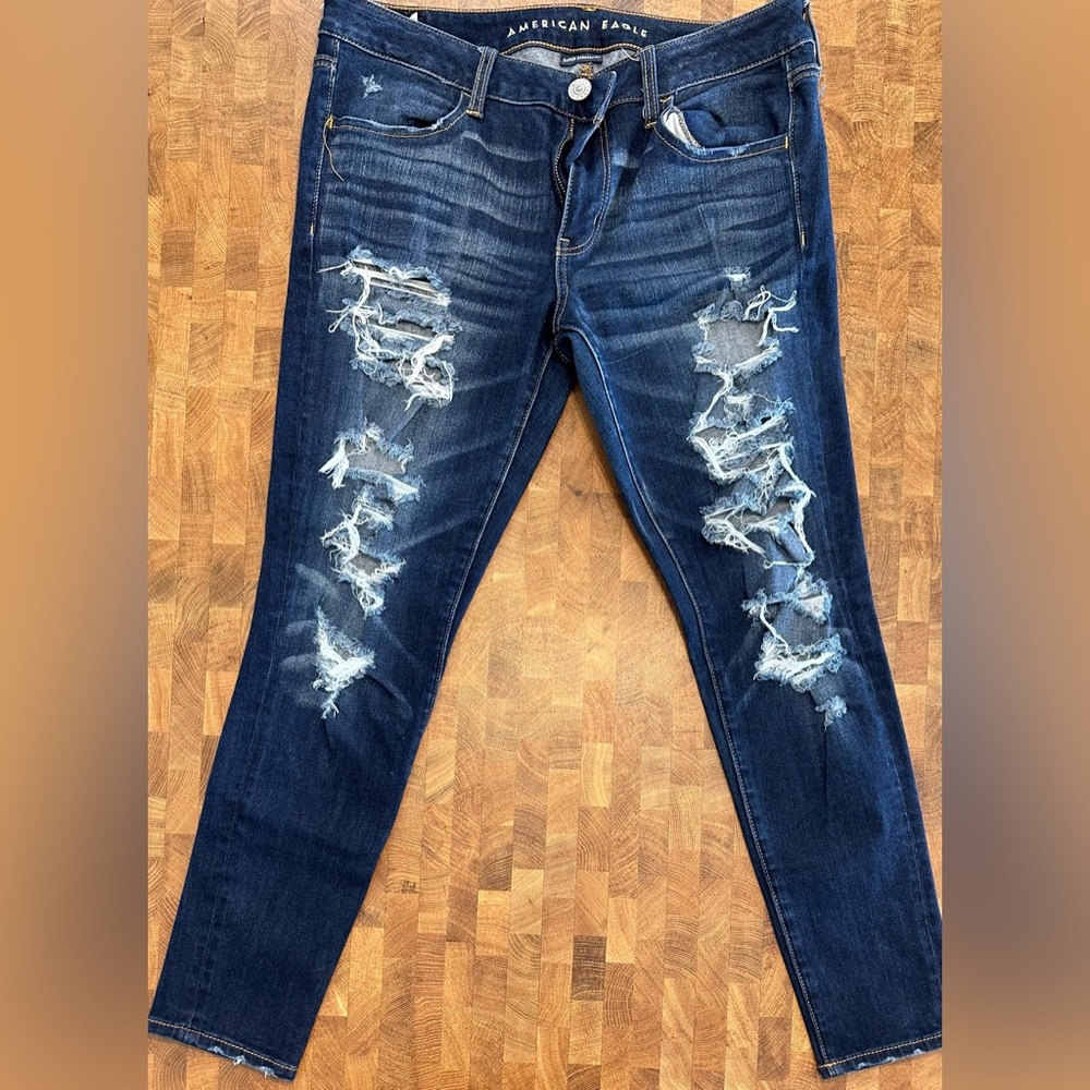 American Eagle Distressed Jegging